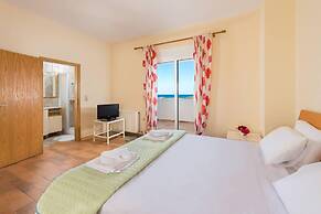 Stunning 5-bed Villa in Gennadi!