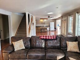 Immaculate 4-bed House