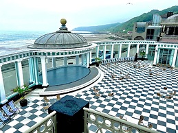 3 Minutes Walk to the Beach