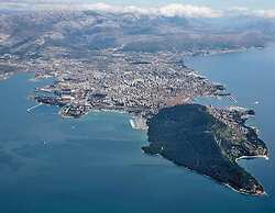 Cozy apt Within Walk Distance to Center and Beach