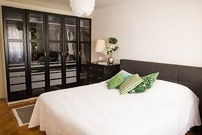 Cozy apt Within Walk Distance to Center and Beach