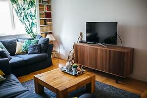 Cozy apt Within Walk Distance to Center and Beach