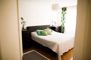 Cozy apt Within Walk Distance to Center and Beach