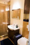 Cozy apt Within Walk Distance to Center and Beach