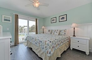 Emerald Bay managed by Beach Retreats