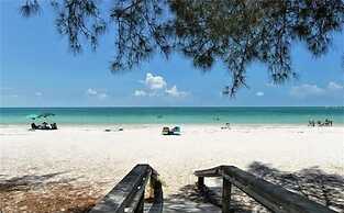 Emerald Bay managed by Beach Retreats