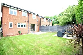 3 Bed Detached - Quiet Cul De Sac -private Parking