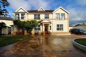 An Amazing Large 7-bed House in Porthcawl