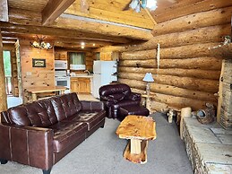 Infinite Views - Secluded W/ Mountain Views 2 Bedroom Cabin by Heavenl
