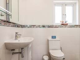 Strawberry Bank - Kingfisher