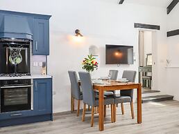 Strawberry Bank - Kingfisher