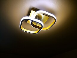 Ultra Deluxe Versace Apartment Near Sheffield