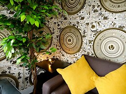 Ultra Deluxe Versace Apartment Near Sheffield