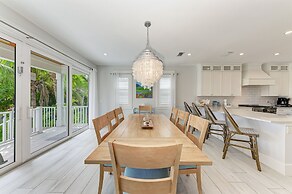 Reef Romance managed by Beach Retreats