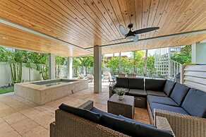 Reef Romance managed by Beach Retreats