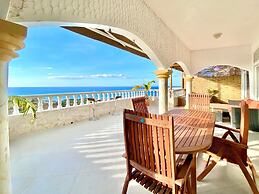 Inviting 2-bed Apartment in Cofresi