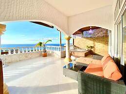 Inviting 2-bed Apartment in Cofresi