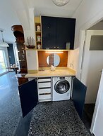 Stunning View Seaside 1-bed Apartment in Saronida