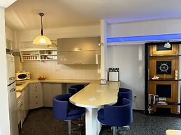 Stunning View Seaside 1-bed Apartment in Saronida