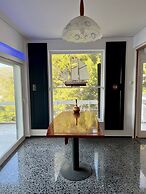 Stunning View Seaside 1-bed Apartment in Saronida