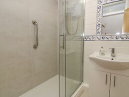 25 South Snowdon Wharf