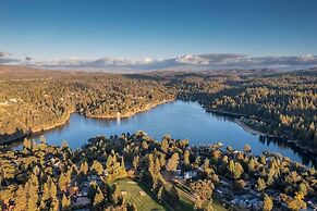 Marina Beach Lodge - Lakefront Home on Beach! by Yosemite Region Resor