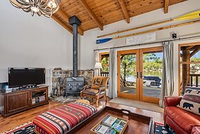 Marina Beach Lodge - Lakefront Home on Beach! by Yosemite Region Resor