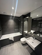 Immaculate 2-bed Apartment in London