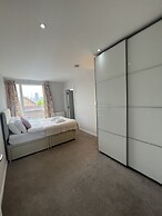 Immaculate 2-bed Apartment in London