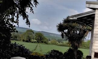 Charming Chalet in the Midst of Nature