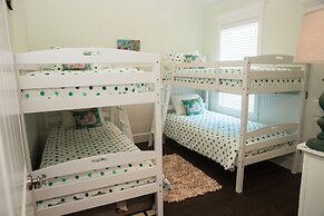 Mermaid's Crossing managed by Beach Retreats