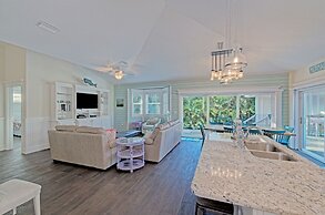 Mermaid's Crossing managed by Beach Retreats