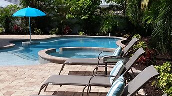 Mermaid's Crossing managed by Beach Retreats