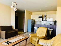 Sweet Home Sleeps 4 With Terrace