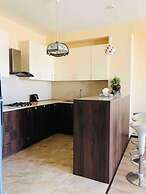 Sweet Home Sleeps 4 With Terrace