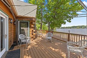 Cabin Retreat on Big Crooked Lake