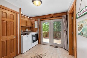 Cabin Retreat on Big Crooked Lake