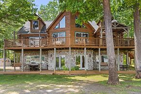 Cabin Retreat on Big Crooked Lake