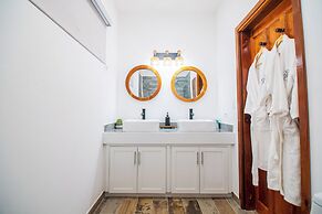 Aruna Resort & Villas