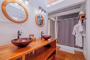 Aruna Resort & Villas