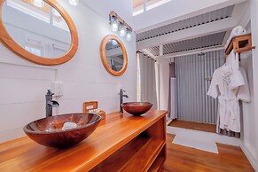 Aruna Resort & Villas