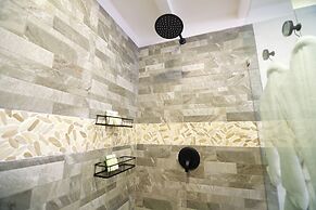 Aruna Resort & Villas