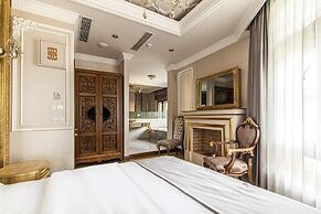 Magnificent Historic Mansion in Beylerbeyi