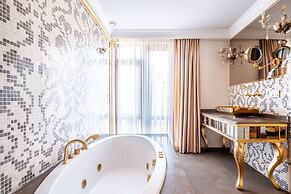 Magnificent Historic Mansion in Beylerbeyi