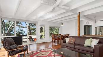 Whispering Gums Lorne Ocean Views Pet Friendly EV Charger