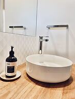 Whispering Gums Lorne Ocean Views Pet Friendly EV Charger