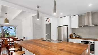 Whispering Gums Lorne Ocean Views Pet Friendly EV Charger