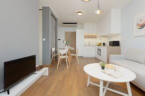 Kolejowa Studio Warsaw by Renters