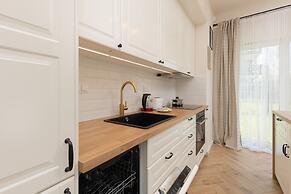 Srodziemnomorska Warsaw by Renters