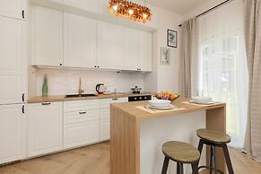 Srodziemnomorska Warsaw by Renters